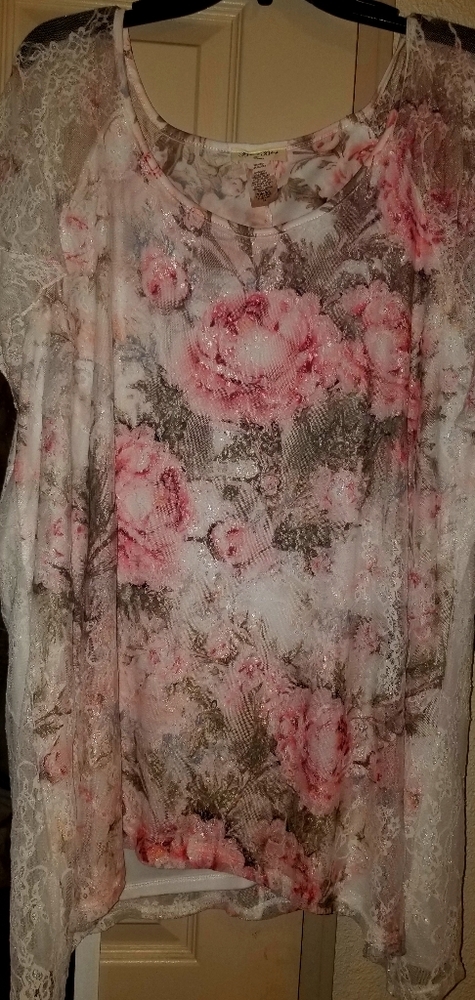 Lace Asymmetrical shirt